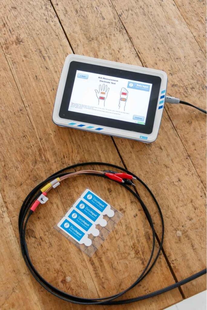 Appareil de mesure de composition corporelle par bio-impédancemétrie électrique (BIA)